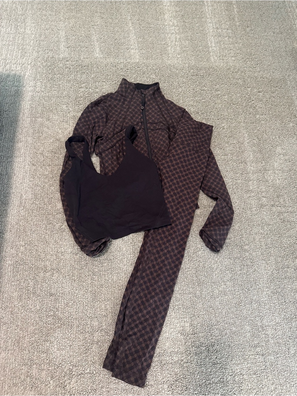 Brown plaid lulu lemon size 4 coat size 2 legging